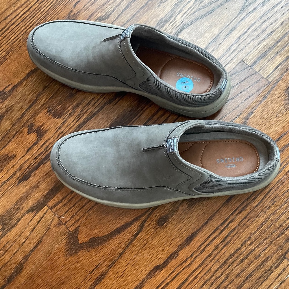 Men’s slip on’s